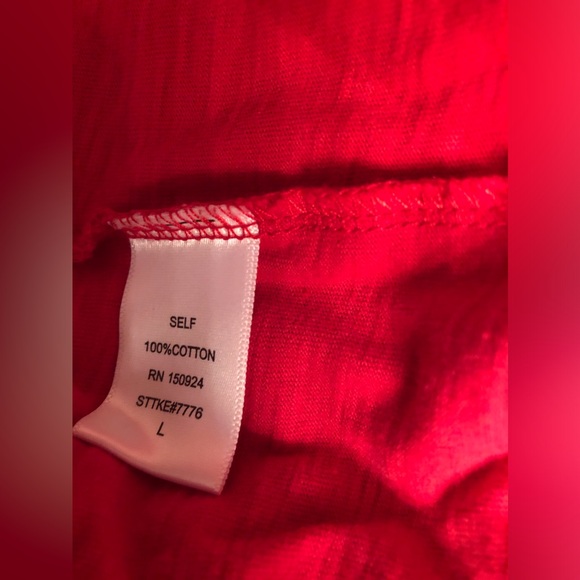 Trend Shop size large red top Vneck criss cross in black short sleeve - Picture 6 of 7